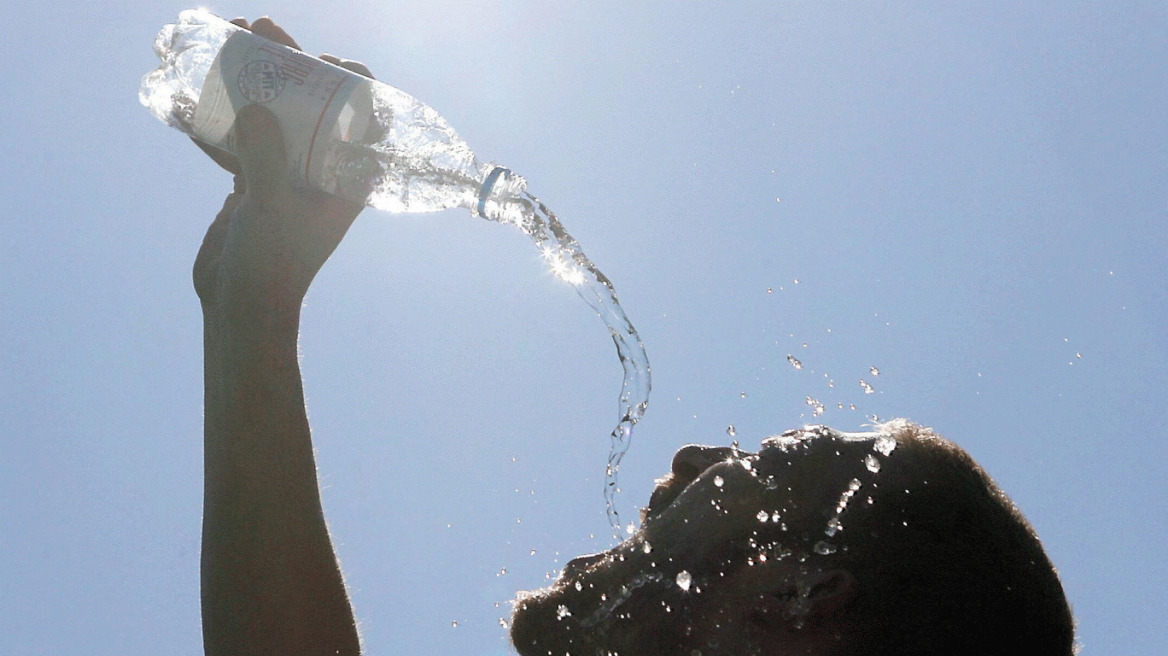 Η αλήθεια για το πόσο νερό πρέπει να πίνουμε κάθε ημέρα